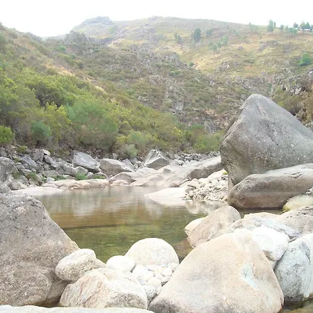 ゲストハウス Hospedagem Baia De Giestas